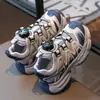 Sapatos para meninos 2026 nova coleção primavera e outono sola macia populares de malha infantil tênis esportivos estilo pai tênis de corrida com sola macia para meninos