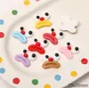 Yiwu Fuente de Artículos Soporta Dropshipping Resina Dibujos Animados Gafas de Sol Peculiares Parches Joyería Hecha a Mano DIY Accesorios Materiales en Stock