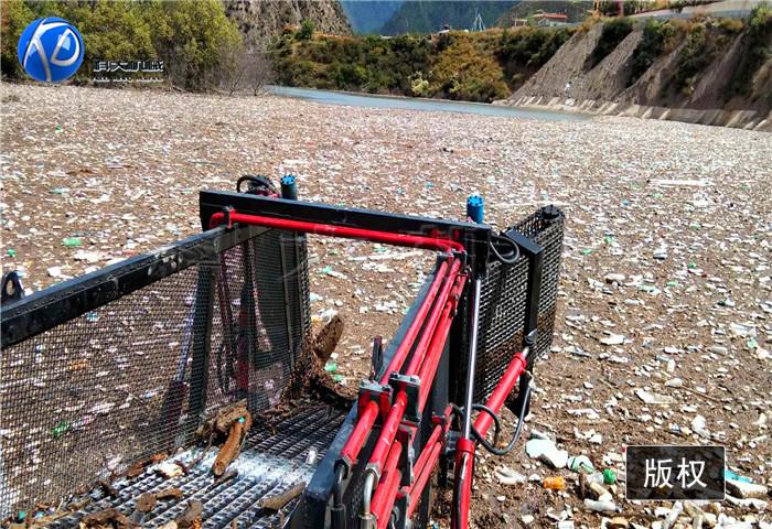 7甘肃甘南垃圾打捞船 (2).jpg