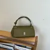 Bolsa Baguete Tecida Artesanal de Nicho Estilo Coreano Feminina Verão 2026 Nova Fechamento com Trava Toque de Luxo Bolsa de Ombro Único Transversal para o Dia a Dia