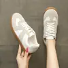 Zapatillas de entrenamiento alemanas para mujer 2026 nuevo modelo zapatillas planas, zapatillas deportivas casuales blancas, zapatos populares de otoño y primavera para mujer