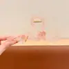 Elegante pinza de garra floral para peinado semi-recogido, nuevo modelo 2026 para mujer, pinza de tiburón de tamaño mediano para la parte trasera de la cabeza, accesorio para el cabello