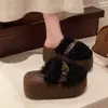 Hebilla de cinturón 2026 pantuflas de algodón para mujer, pantuflas esponjosas de plataforma de punta cerrada para mujer, para exteriores, otoño e invierno, suela gruesa, ligeras, estilo nuevo, tacones altos