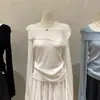Elegante y estilizada camiseta base de punto para mujer, nuevo top de moda para principios de otoño e invierno 2025 para usar solo