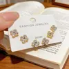 Moderna y Exquisita Juego de Pendientes de Tres Piezas de Trébol de Cuatro Hojas Full Diamond Ultra Brillante, Personalizado y Encantador, Pendientes Pequeños Versátiles de Lujo Ligero para Mujer