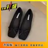 Sapatos Doudou Brisa da Noite 2025 Novo Francês Preto Rasteiros Quadrados Bico Baixo Retro Laço Sapatos Femininos Sapatos Individuais