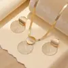 Conjunto de Brincos Redondos Exagerados e Colar Europeu e Americano, Moderno e Estiloso, Brincos Geométricos de Metal Retrô de Alta Qualidade para Mulheres
