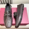 Estação Europeia Outono e Inverno 2025 Couro Genuíno Slip-On Casual Simples Respirável Versátil Sapatos de Couro Sapatos Masculinos Mocassins Confortáveis