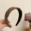 Diadema de cuadros estilo universitario marrón Maillard para mujer, borde ancho alto, parte superior de calavera, diadema de esponja, tocado para lavarse la cara, pasador de pelo
