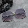 Babosha Gafas de Sol Cuadradas Elegantes para Mujer Sin Marco con Borde Cortado de Moda Gafas de Sol para Viaje Protección Solar Gafas de Sol Adelgazantes