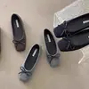 Zapatos Planos Suaves de Punta Cuadrada con Lazo y Boca Baja 2025 Otoño Nuevos Ligeros Franceses Slip-On Zapatos de Abuela Gorro