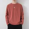 Camiseta de manga larga de color liso, camiseta básica de otoño para hombre, estilo coreano, simple y versátil, prenda esencial para hombre, top cómodo, disponible para venta al por mayor