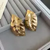 "Abalorio Floral de Perla" aretes de botón florales vintage con circonita y perla, aretes de lujo ligero de alta gama con un diseño único, aretes de nicho