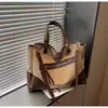 Bolsa de Ombro Grande Capacidade Transfronteiriça para Mulheres, Bolsa de Axila Estilo Preguiçoso, Bolsa para Motocicleta, Bolsa de Mão Coreana de Nicho, Bolsa Tote de Alta Qualidade