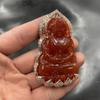Suministro vivo de ágata de hielo Guanyin Buda colgante de Buda colgante de calcedonia de hielo alto colgante vive una generación de cabello