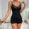 Nuevo conjunto de pijama sexy de encaje para mujer de Amazon, camisola y pantalón corto para casa, dos piezas, en stock para venta al por mayor de comercio exterior