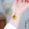 Collar Flor de Cuatro Hojas Buccellati con Oro Arena y Diamantes, Diseño de Nicho, Cadena para Clavícula para Mujer