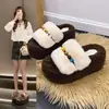 Zapatillas versátiles y frescas para ir al trabajo y de compras con faldas 2026 Estilo popular de celebridad de Internet suela suave no cansa los pies sandalias elegantes y delicadas para mujer