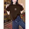Camiseta de Manga Corta Versátil y Moderna de Algodón Puro para Mujer en Color Café, Top de Moda para el Verano 2026