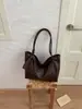 Bolso Grande de Moda Sencillo para Mujer 2026 Nuevo Bolso de Hombro Único para el Trabajo Bolso Tote Versátil Texturizado para Llevar en la Mano