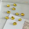 Pedras de strass para manicure douradas, modernas e deslumbrantes, apresentando designs de floco de neve, estrela de cinco pontas e cristal de vidro redondo com base pontiaguda, usadas como acessórios decorativos