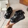 Botas para Niña 2026 Estilo Nuevo Suela Suave Botas Cortas de Invierno Botas de Cuero de Princesa con Forro de Terciopelo Botas Martin de Algodón de Dos Capas Infantiles Elegantes Modernas