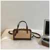 2026 Otoño Temprano Nuevo Bolso Versátil Bolso Boston Sensación de Alta Gama Bolso de Mano Hombro Cruzado Bolso de Hombro Único para el Trabajo y los Viajes