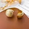 Pendientes de semicírculo con forma de C, plisados multicapa, de nicho europeo y americano, pendientes de estilo minimalista con temperamento de personalidad de lujo ligero, pendientes de moda versátiles