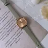 Relógio Pequeno de Açúcar Feminino Estilo Ins Estilo Coreano Relógio Simples de Estudante Feminina Mostrador Pequeno Elegante Retrô Relógio de Quartzo