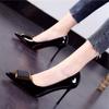 Saltos Agulha Femininos Bico Fino 2025 Primavera e Outono Novos Sexy Couro Envernizado Fivela Quadrada Celebridade da Internet Menina Elegante Sapatos Profissionais