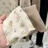 Estampado floral, dulce y encantador, con dobladillo fruncido, camiseta de manga larga, nuevo estilo otoño/invierno, hecha de tela suave y cálida, corte ajustado y favorecedor