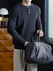 Suéter Masculino Gola Henley Canelada Estilo Americano, Manga Longa, Minimalista, Macio, Elástico, Amigo da Pele, Camada Base Tricô para o Dia a Dia