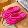 Novas Chinelas de EVA de Verão Femininas para Uso Externo Chinelas de Fundo Macio Sandálias Femininas