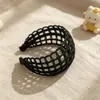 Faixa de Cabelo Larga com Trama Vazada de Temperamento Simples Coreana para Mulheres, Versátil, Prendedor de Cabelo, Nova Presilha de Cabelo para Férias na Praia de Verão