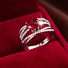 Anillo de Moda de Banda Ancha con Diseño de Líneas Cruzadas y Circonia en Forma de Corazón, Estilo Lujo Ligero, Anillo Dulce y Fresco para Mujer, Exclusivo Transfronterizo