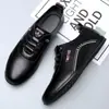 Sapatos Masculinos 2025 Outono e Primavera Novos Sapatos de Couro para Negócios Sapatos Masculinos Solado Macio Sapatos Casuais de Negócios Sapatos Slip-on Doug