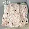 Pijama de Mujer Nuevo Estilo Algodón Nube Cuello de Muñeco, Manga Larga y Pantalones, Conjunto de Ropa de Casa Delgado Dulce con Estampado de Dibujos Animados, Venta al Por Mayor Transfronteriza