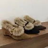 Sapatos Peludos de Bico Fino com Vibe Outono/Inverno Retrô para Mulheres 2026 Novo Estilo Slip-On Confortáveis Versáteis Rasteirinhas de Boca Rasa