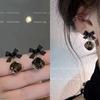Pendientes de lujo ligeros de estilo TikTok con lazo negro elegante para mujer, sencillos y combinables con cristales cuadrados.