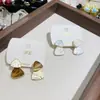 Pendientes Asimétricos Cuadrados con Forma de Diamante Color Café Maillard Retro de Lujo Ligero con un Estilo Fresco, Pendientes de Botón con Personalidad y Colgantes para Orejas