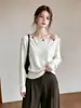 Top de punto estilo francés, suave, de un solo hombro, con cuentas y amarre al frente para mujer, perfecto para principios de otoño, con un corte sofisticado y favorecedor, y un diseño de hombro descubierto