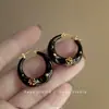 Traje Xiuhe de Noiva Festivo com Brincos Vermelhos com a Palavra "Feliz" Novo Estilo 2025 Brincos Versáteis Doces Florais de Nicho