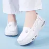 Sapatos de Enfermagem com Amortecimento a Ar para Todas as Estações, com Amortecimento a Ar Oco para Reduzir o Impacto e Prevenir a Fadiga ao Ficar em Pé por Longos Períodos, Sapatos Médicos com Estampa Branca, Sapatos Casuais Atacado