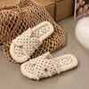Nuevas Pantuflas Planas de Felpa con Lunares 2026 para Mujer, Pantuflas Suaves Antiderrapantes para Interior del Hogar, Estilo Persona Perezosa, Cómodas Casuales para Usar al Aire Libre