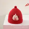 Gorro festivo vermelho de inverno para bebês para o Ano Novo, com proteção de orelha para crianças e meninos, gorro de lã tricotado quente para o Ano Novo, proteção de orelha
