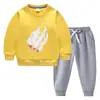 Traje de suéter para niños otoño e invierno 2023 estilo occidental nuevo traje cálido de invierno acolchado de terciopelo de manga larga para niños grandes
