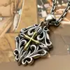 Al por mayor nuevos adornos de plata s925 colgante vintage con patrón de flor y cruz collar de personalidad Joker para hombres y mujeres regalo