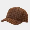 Gorra de Béisbol Retro a Cuadros Artística de Ala Corta para Hombres y Mujeres, Marca de Moda Casual Versátil Sombrero para el Sol para Exteriores