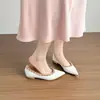 Sapatos femininos estilo francês de bico fino, nova coleção outono 2026, bico fino, com tachas, de calçar, sapatinhos de couro, flats femininos, mocassins elegantes