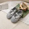 Zapatos de Cuero para Niñas 2026 Nuevo Primavera y Verano Estilo Coreano Plata Princesa Perla Moda Mocasines de Suela Suave